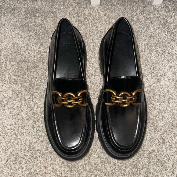 Black platform loafers with gold detail - Picture 2 of 4